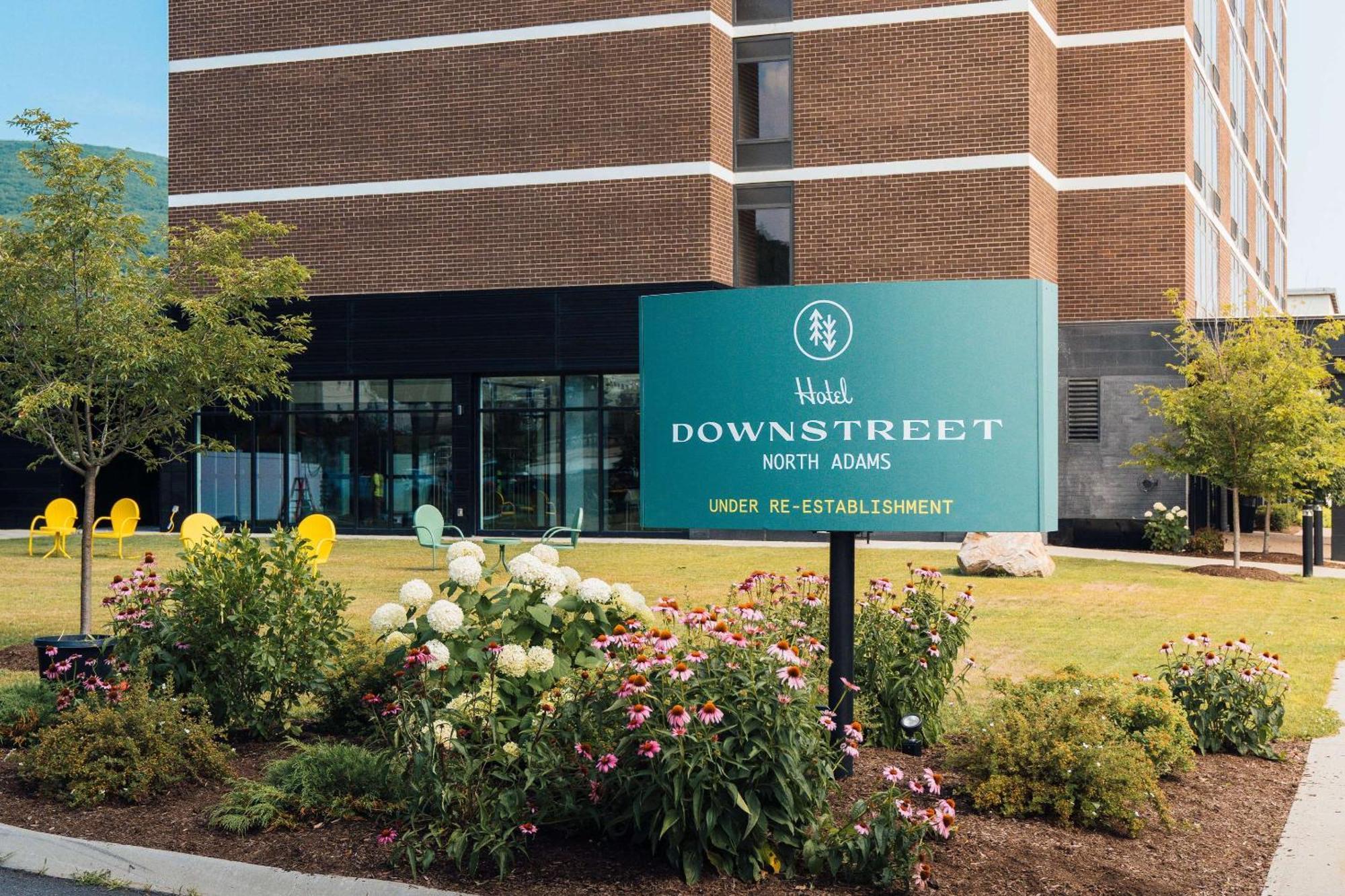 Hotel Downstreet, Ascend Hotel Collection North Adams Exterior photo